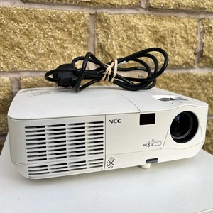 Proyector de computadora NEC NP110 99% vida útil de la lámpara restante probado funcionando - Imagen 1 de 11