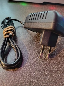 HY 51000EU,100-240 V /50-60HZ OUT 5V 1A Switching Adapter Netzteil Ladekabel - Bild 1 von 2