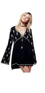 Free People Boho Festival Diamond Embroidered Bell Sleeve Tunic Top Size Medium - Picture 1 of 11