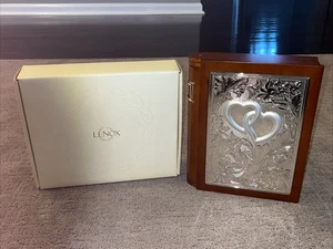 Album fotografico in legno a forma di libro Lenox Wedding Promesse design cuore BELLO - Foto 1 di 8
