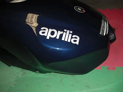 APRILIA Gas tank fuel cell petrol RSV 1000 RSV1000 09 08 07 06 05 04 Tuono MINT - Image 1 of 4