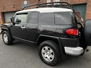 2008 Toyota FJ Cruiser - Picture 1 of 26