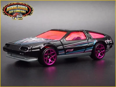 1981-1983 DMC DeLorean Nero 1:64 Scala da Collezione Diorama Modellino Auto - Immagine 1 di 4