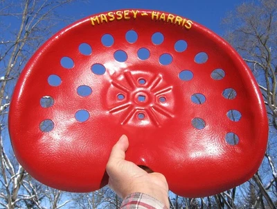 Asiento de tractor de granja Massey Harris en relieve de colección decoración de granja letras elevadas Foto 1 de 4