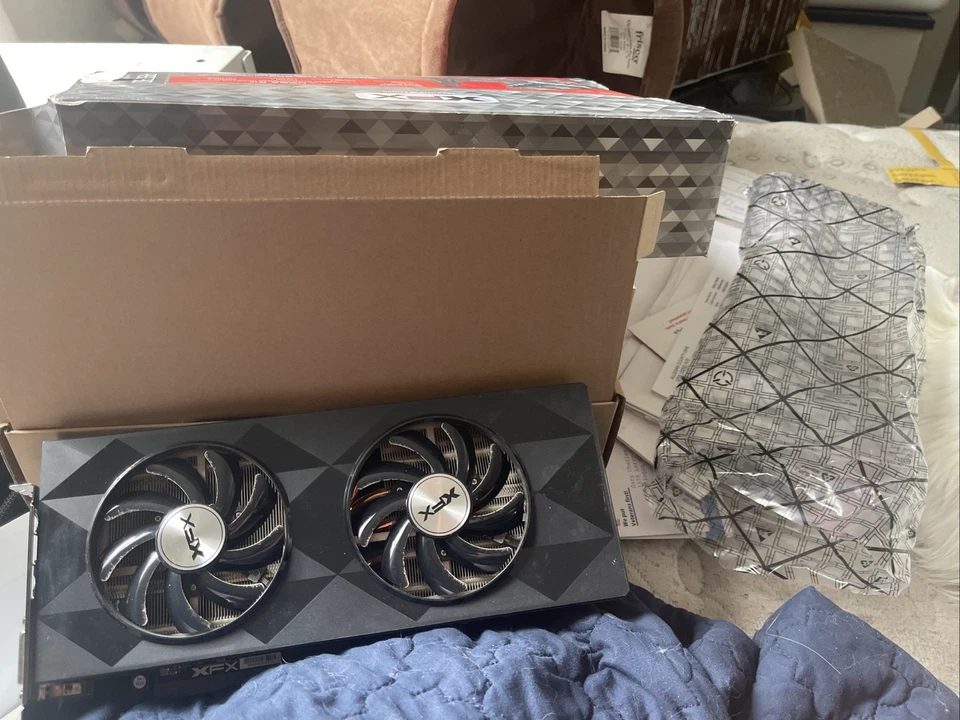 XFX Radeon R9 390 8GB GDDR5 Video Card (R9-390P-8256) - Image 1 of 4