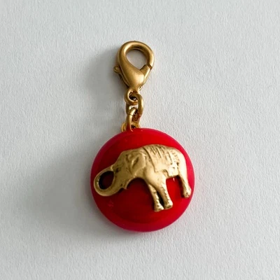 JOHN WIND MAXIMAL ART Oro Y Rojo Elefante Cabujón Dije De Colección - NUEVO Foto 1 de 4