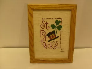 St. Patrick's Shamrock Lucky Horseshoe Celtic Framed Needle work, Signed TH 2007 - Picture 1 of 2