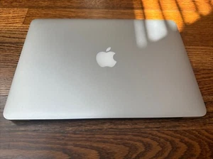 Apple MacBook Pro 13.3" 256GB SSD Intel Core i5 5th Gen 2.70GHz 8GB RAM 2 cycles - Picture 1 of 16