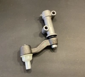 OEM NEW Steering Idler Arm Kit GM 19178433 (40023576-Housing 26064163-Arm) - Picture 1 of 8