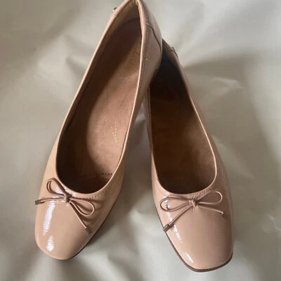 Zapatos planos de ballet Clarks rosa para mujer talla 8,5 con plantilla acolchada y talón Foto 1 de 4