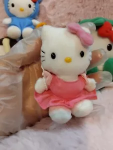 Vintage Hello Kitty Pink Angel 4" Mini Plush Doll Pre-owned No Tag VG Cond. - Picture 1 of 8
