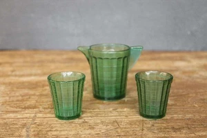 Jarra y vasos antiguos de vidrio de uranio para niños Akro ágata - Imagen 1 de 4