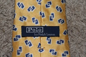 Polo Ralph Lauren cravatta collo uomo rosso giallo blu geometrica seta made in USA EUC - Foto 1 di 4