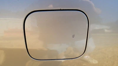 1998-2002 Honda Accord 4 door 6 Cylinder Fuel Tank Door Gold Color YR524M OEM. - Изображение 1 из 3