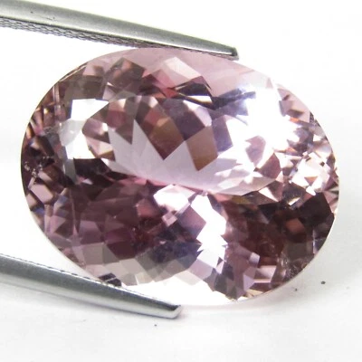 27.38Cts Graceful Natural Kunzite 21x17x11.3mm Oval Gemstone from Afghanistan - Image 1 of 4