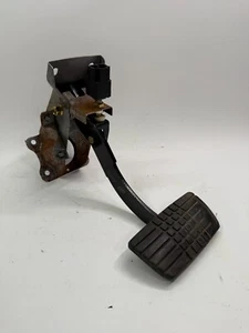 00-04 Subaru Legacy Outback Brake Pedal - Picture 1 of 8