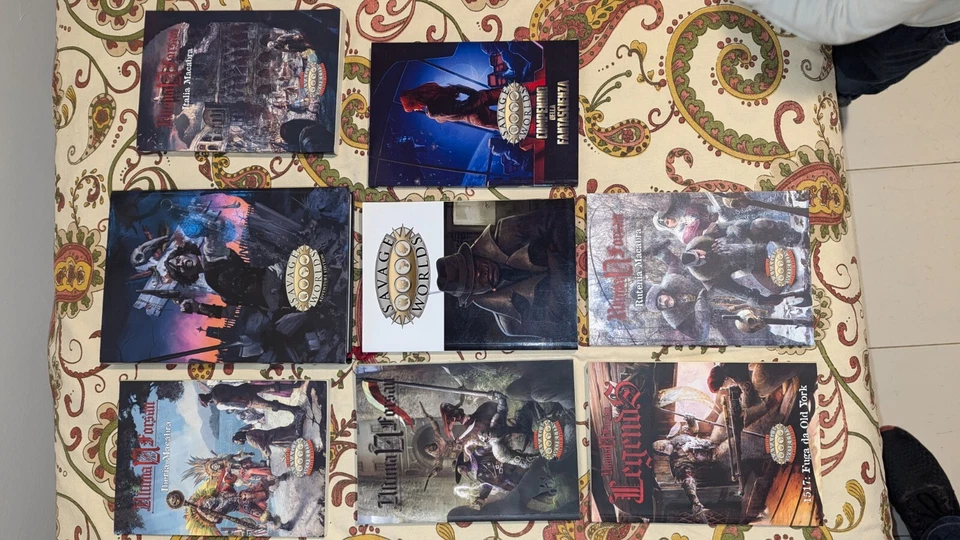 Lotto manuali Savage Worlds, Ultima Forsan. - Immagine 1 di 1