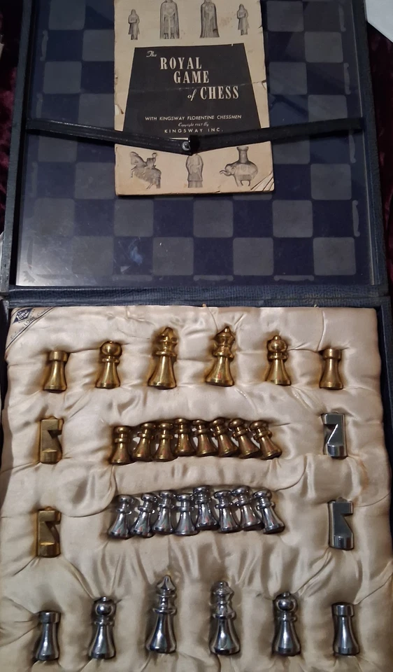 Raro Juego de Ajedrez E. S. Lowe Creación Exclusiva Piezas de Metal Tablero y Estuche Foto 1 de 1