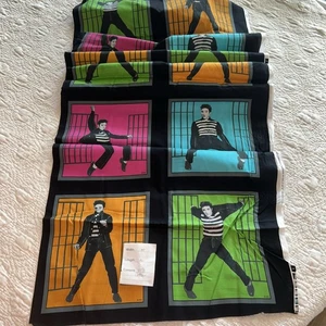 Tessuto di cotone Elvis Presley - 2 iarde per 44 pollici di Cranston King of Rock Roll - Foto 1 di 6