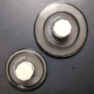 (2) Tapas de bote de vacío VacuTop Foodsaver de Tilia de 5" y 4" de colección - Imagen 1 de 5