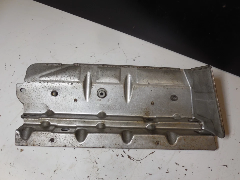 Montaje protector térmico escape bahía motor 06H129597K 10-15 Volkswagen Beetle Audi Q3 Foto 1 de 4