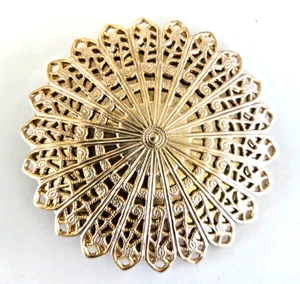 Vintage Flower Filigree Stamping Gold Tone Round Scarf Clip 1-3/4" Domed - Picture 1 of 4