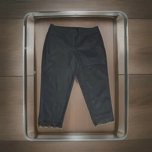 Lane Bryant The Allie Hose Gr. 22 dunkelgrün Spitzenbesatz Saum neu ohne Etikett - Bild 1 von 5