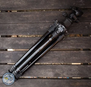 Vanguard Nivelo 245BK Black Tripod /Reversing Column /Quick Release/Compact - Picture 1 of 16