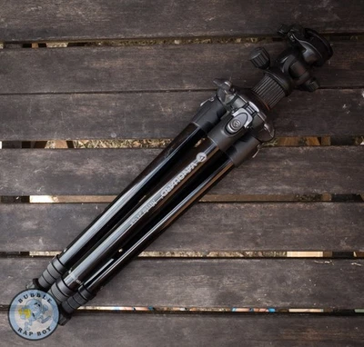 Vanguard Nivelo 245BK Black Tripod /Reversing Column /Quick Release/Compact - Image 1 of 4