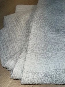 EUC Pottery Barn Hanna Linen Cotton Quilt Queen Size Light Blue! - Picture 1 of 5