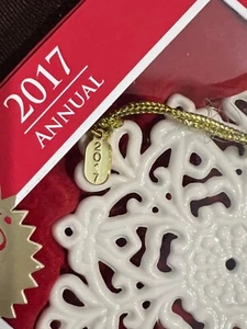 Lenox 2017 Annual Snow Fantasies Snowflake Ornament Original Red Box Christmas - Picture 1 of 3