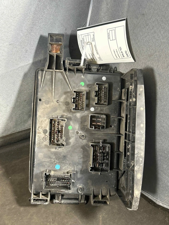 Fits 2009-2010 Dodge Charger Engine Fuse Box OEM:4692270AD - Image 1 of 4