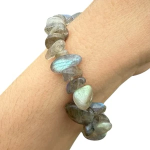 Petite Labradorite Chip Bracelet 5.5” Flashy Blue Stones Crystal Stretch - Picture 1 of 14
