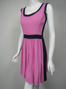 Abito LILLY PULITZER Irene lilla blu navy orlo sabbia crepe scollo a scoop fascia vita 2 - Foto 1 di 3
