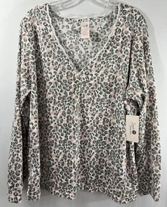Secret Treasures Gray Pink Leopard Print LS V-Neck Poly Spandex Sleep Top New - Picture 1 of 2