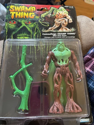 Camouflage Swamp Thing Action Figure on Card 1990 Kenner DC Comics Cover