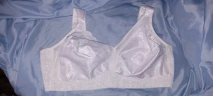 Playtex 4693 Damen Übergröße 48C Stunden ultimativer Schulterkomfort BH ohne Bügel weiß - Bild 1 von 3