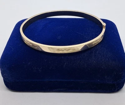 EternaGold 14K SOLID YELLOW GOLD ETCHED HINGED OVAL BANGLE BRACELET 6.8 GRAMS - Image 1 of 4