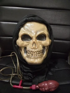 Vintage Skull Mask Bleeding Dripping Blood Heart Pump Halloween Fun World 90’s - Picture 1 of 6