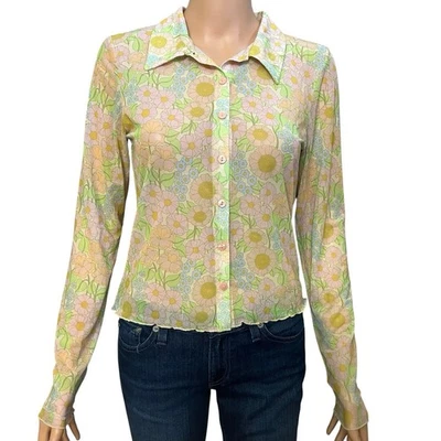 Monki 网眼复古花卉上衣中号纽扣裁剪长袖 Mod 粉彩 — 第 1/4 张图片