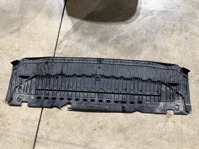 Parrilla de parachoques delantero - placa inferior para Audi A4 Quattro 2013-2016 (dañado) Foto 1 de 2