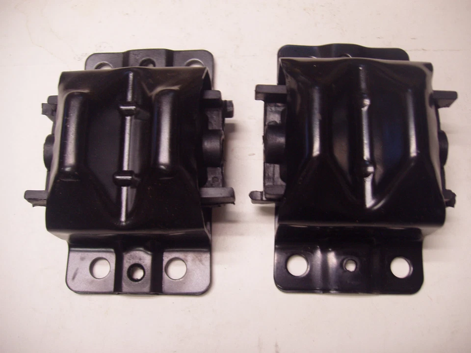 73 74 75 76  77 78 - 86 CHEVY PICK UP TRUCK  305 350 ENGINE MOTOR MOUNT MOUNTS - Image 1 of 1