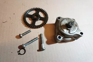 YAMAHA FZ400 FZ 400 46X 1984 bomba de aceite alimentador motor - Imagen 1 de 6