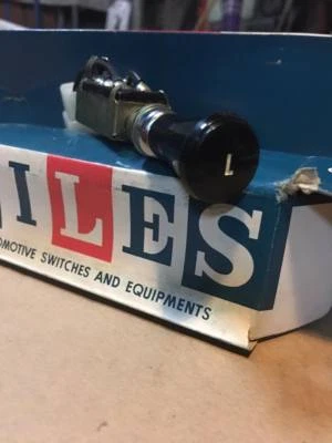 DATSUN B110 KB110 Bluebird 410 411 510 HeadLight Switch Control NOS JAPAN. - Imagem 1 de 4