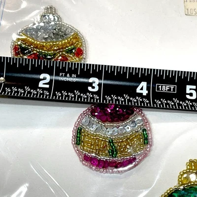 Lote de 6 adornos de bola de lentejuelas de vacaciones de Navidad parche de apliques coser pegamento artesanal Nuevo de Lote Antiguo Foto 1 de 4