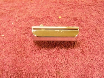 1962 年福特 Thunderbird 后方四分之一面板侧边装饰,NOS C2SZ-6329038-B — 第 1/4 张图片