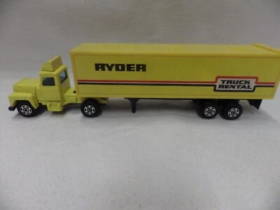 CORGI 1/64 MACK BOX VAN N.2027 CON SCATOLA - Immagine 1 di 4