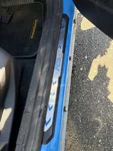 Ford MK3 Focus RS Hatch 5 Door 16-18 Nitrous Blue Door / Sill / Cill Trim Driver - Picture 1 of 3