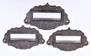 3 MATCHING APOTHECARY METAL EASTLAKE STYLE DRAWER PULLS HANDLES WITH LABEL SLOT - Picture 1 of 5