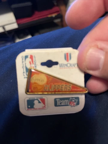 Los Angeles Clippers VINTAGE Pennant Pin NBA Cover